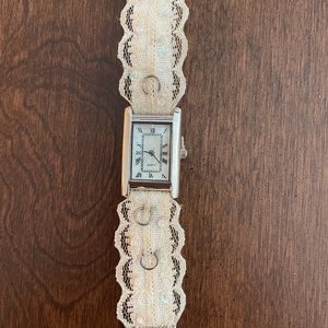 Women’s Y2K-era ribbon style wrist watch